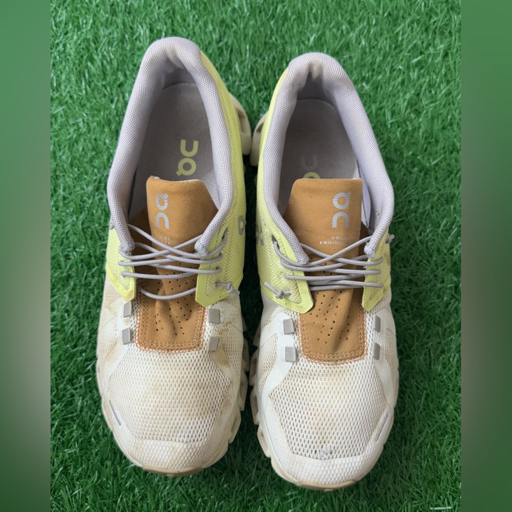 On Running Women’s Shoes Size 8